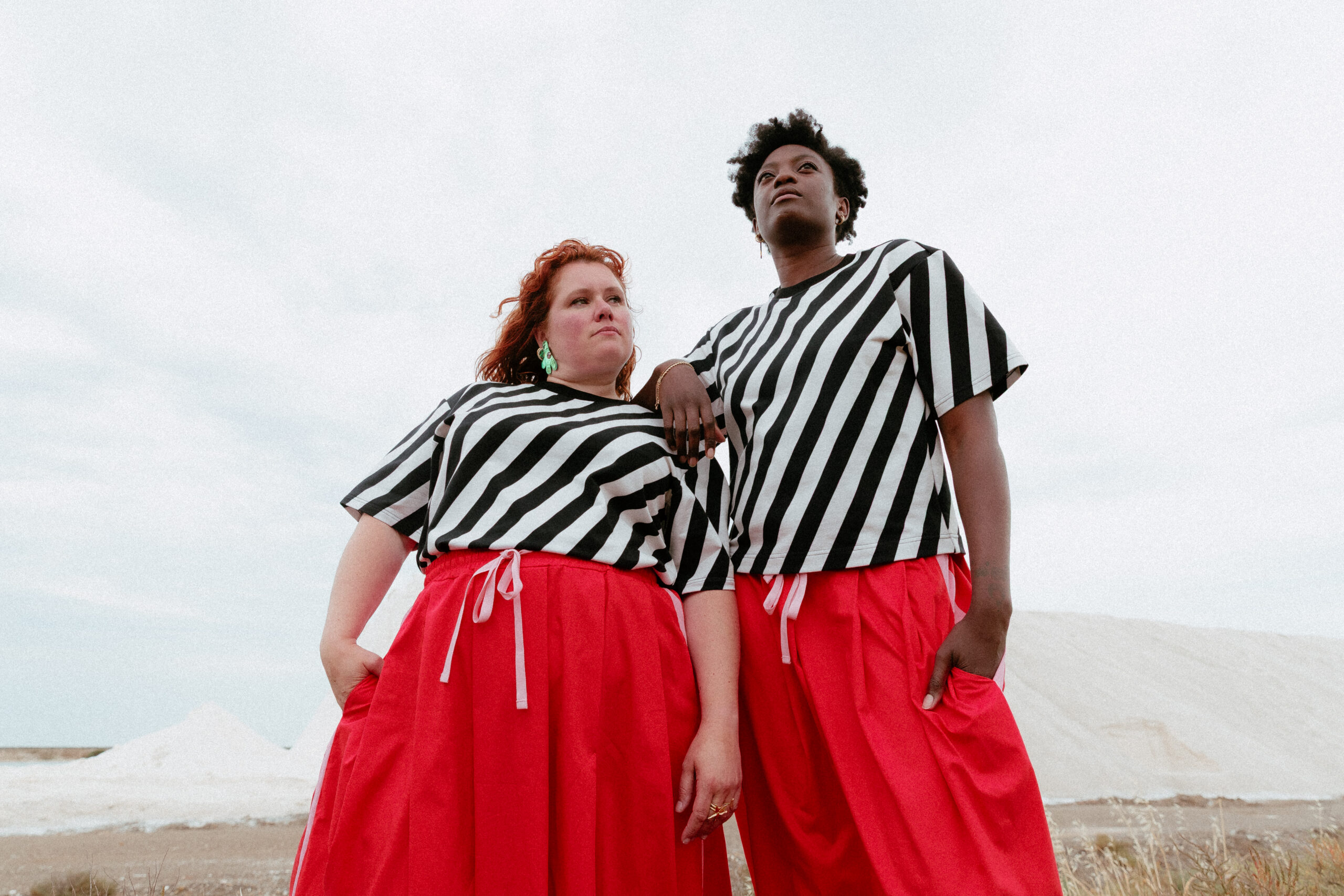 Photo deux modeles pour collection de créatrice